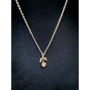 Vintage Gold Plated Flower Pendant Necklace